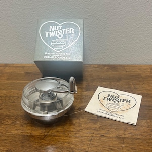 Vintage William Bounds Nut Twister Nutmeg Grinder, Clear Acrylic
