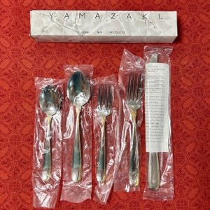 Yamazaki Vintage Flatware 5 Piece Place Setting, Affair, Gold Accent, by Gerald Patrick, Made In Japan, New in Box