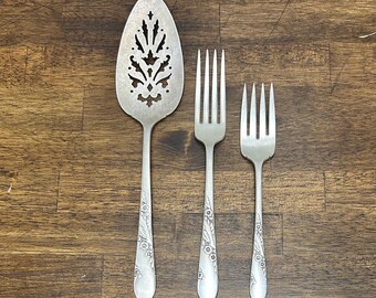 Vintage Oneida Bridal Wreath Pierced Dessert Server or Fork, Silverplated Replacement Utensil, Sold Individually