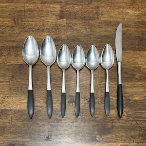 Vintage Epic EPS1 Tesked eller Kniv, Svart Komposithandtag, Rostfritt Bestick, Modernistiskt Silverbestick