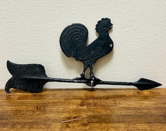 Veleta de gallo de hierro fundido vintage, decoración de pared de metal negro estilo granja, acento rústico de cocina, decoración campestre primitiva