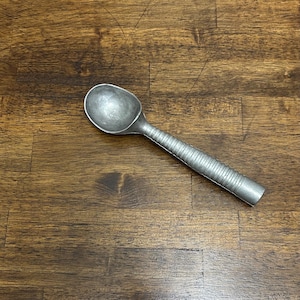Cast Aluminum Vintage Ribbed Ice Cream Scoop
