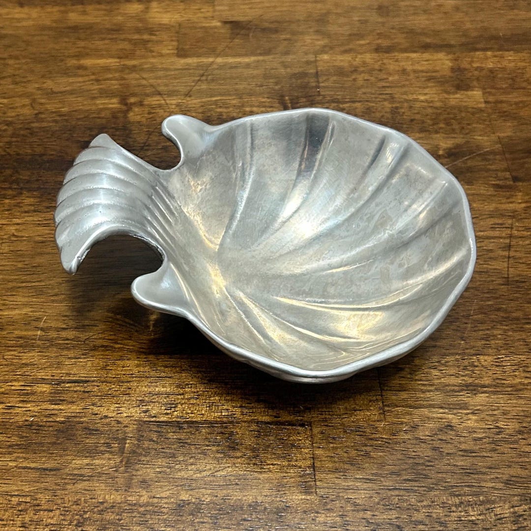Vintage Wilton Armetale Shell Dish With Handle, RWP Coastal
