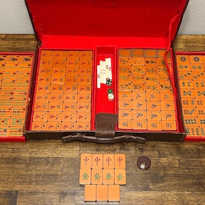 Vintage Buttersotch Mahjong Set in Leather Case, Yuen Chong WKS, 155 Tiles, Complete Chinese Mah Jongg Game image 1