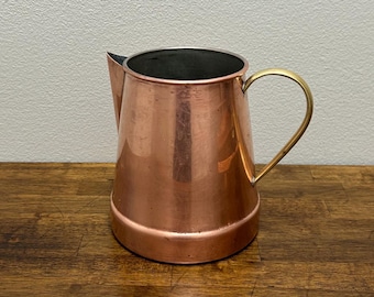 Vintage Copper Pitcher with Brass Handle, Rustic Water Carafe, Farmhouse Kitchen Decor, Copper Jug Vase