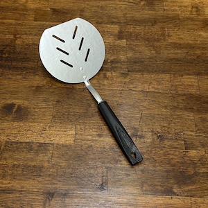 Ekco Style Vintage Slotted Spatula with Rounded Edges and Black Plastic Handle, Flipper, Turner