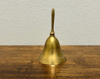 Campana de mano vintage de latón macizo, campana de cena, campana de profesor, campana de servicio, campana escolar, campana de escritorio, decoración tradicional de latón