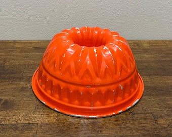 Vintage Orange Aluminum Bundt Pan – Retro Tube Cake Mold, Mid Century Kitchen Bakeware, Jello or Pound Cake Pan