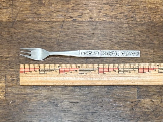 Vintage Oneida Spring Fever Cocktail Fork Set of 6, Stainless