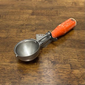 Croford Vintage Ice Cream Scoop with Wooden Orange Handle