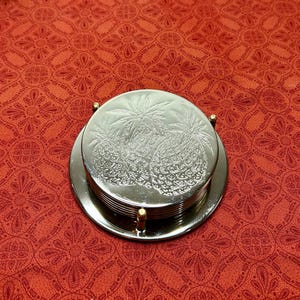 Juego de 6 posavasos vintage de piña bañados en plata con soporte, artículos de bar estilo Hollywood Regency, posavasos grabados para cócteles.