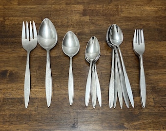 Vintage Oneida Wintersong Fork, Iced Tea Spoon, Teaspoon or Serving Spoon, Stainless Steel Replacement Flatware, Sold Individually