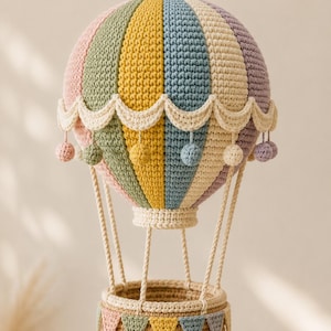 Häkelanleitung für einen Heißluftballon | Pastellfarbene Amigurumi-Kinderzimmerdeko (Digitaler Download)