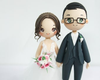 Handmade custom wedding cake topper, Personality Sculpture of Bride and Groom, Wedding Portrait Mr Mrs festival, Romantic wedding topper