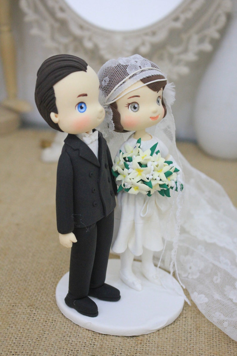 Vintage wedding cake topper, 20s wedding topper, bride & groom figurine, custom wedding keepsake, wedding clay figurine image 9