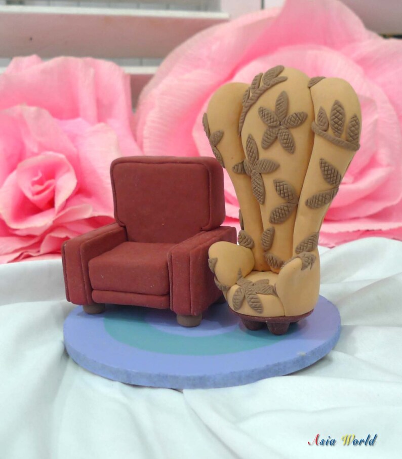 up chairs wedding cake topper
