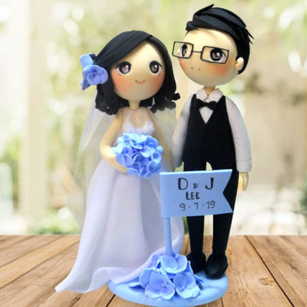 Blue wedding cake topper bride & groom, hydrangea flower wedding theme, nerd wedding cake topper, custom wedding gift from mother in law