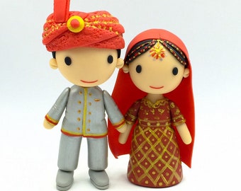 Mini Bride & Groom Traditional Indian Wedding Cake Topper, Saree wedding cake topper, Hindu wedding cake topper, lehenga wedding cake topper