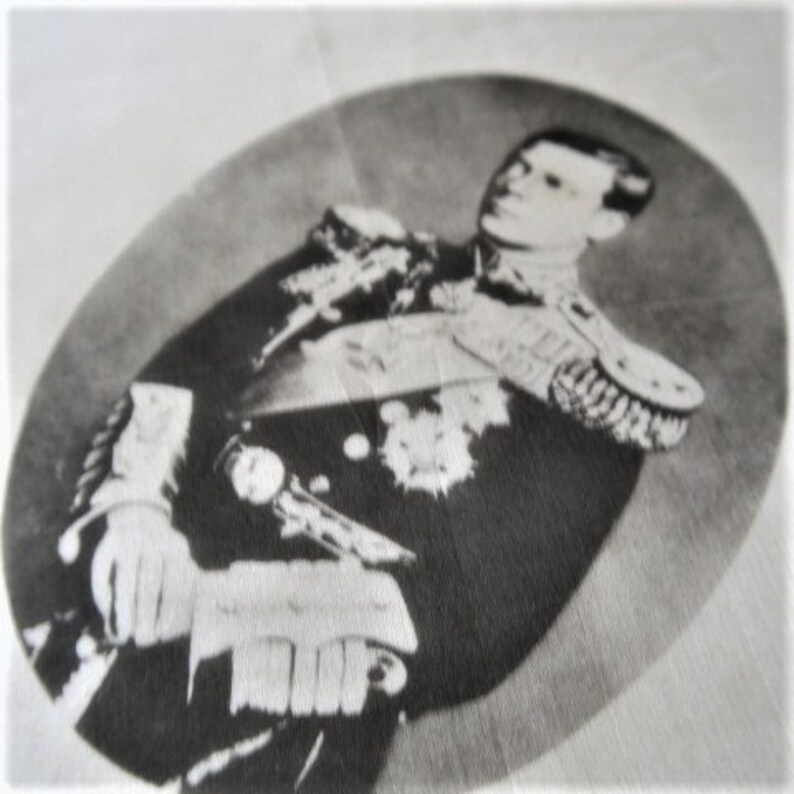 EDWARD V111 souvenir, silk neckerchief, 1930s pochette, royal memorabilia image 3