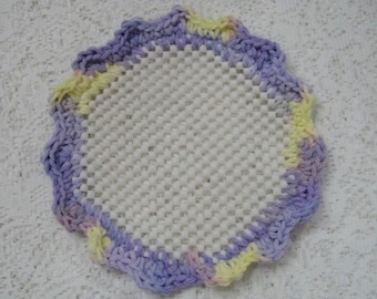 Lid Jar Bottle Opener Lavender and Cream Crocheted Scalloped Edging Jar Grabber