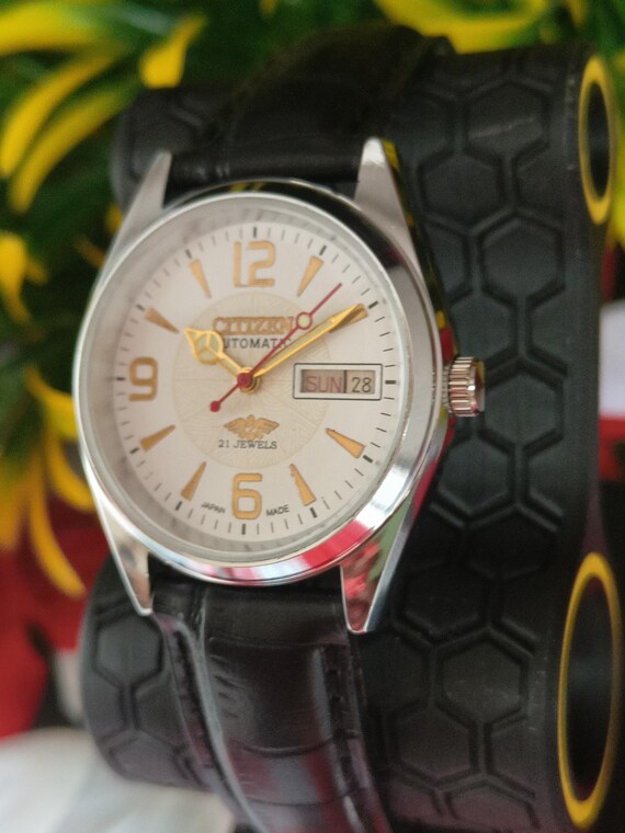 Automatic Vintage Citizen 21 Jewels Day-Date Men's Wrist Watch View 3