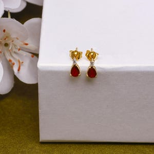 Boucles d'oreilles puces en or 18 carats, rubis et diamants, forme poire : bijoux de luxe, créoles cannelées simples, boucles d'oreilles en or massif pour tous les jours, mode raffinée, style art vintage déco