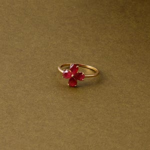 10K guldblomring päronrubin & enkel accent vintage rubinhalo-ring lysteraccenter, 10K guldförlovningsring cabochon naturliga rubinringar