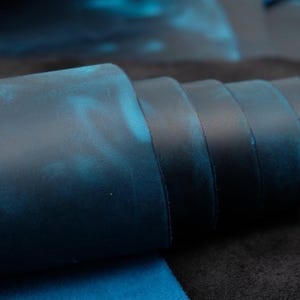 Crazy Horse Leather | Color Turquoise | – Full Grain Distressed Hide for Wallets, Bags (4–5 oz)