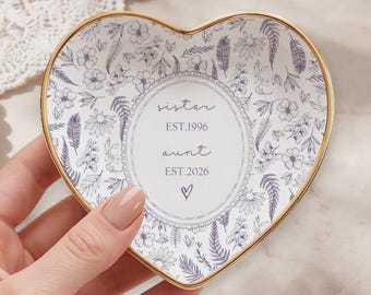 Gepersonaliseerd ringenschaaltje met bloemenmotief, vintage sieradenschaaltje, cadeau voor zus aan tante, cadeau voor een vrijgezellenfeest, sieradenschaaltje met gouden rand