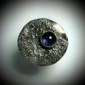 Iolite and reticulated sterling silver ring. image 4