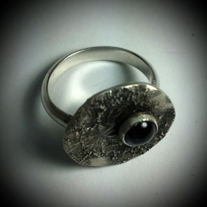 Iolite and reticulated sterling silver ring. image 2