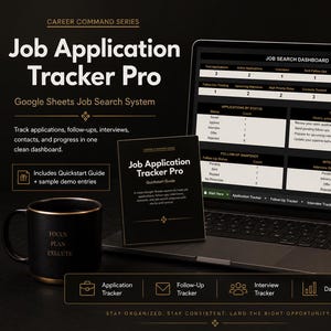 Peut inclure: Un outil de suivi de candidatures numérique affiché sur un écran d'ordinateur portable, accompagné d'un guide de démarrage imprimé et d'une tasse noire avec le texte doré Focus Plan Execute. Le tableau de bord présente des statistiques.