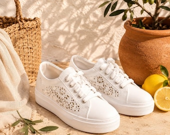 Zapatillas blancas de plataforma para mujer, calzado informal transpirable con cordones, zapatillas cómodas de verano, zapatillas blancas modernas para el día a día.