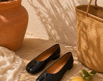 Leren tabi-hakken dames, blokhak pumps met gespleten neus, instapschoenen schapenvacht, handgemaakte minimalistische leren pumps, hak van 3 cm