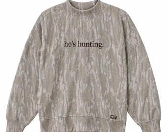 Felpa a collo alto mimetica Mossy Oak con ricamo personalizzato, ideale per la caccia alle anatre, come regalo per cacciatori di cervi o come pullover da caccia personalizzato per lei.