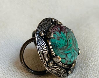 Vintage Miracle Silver Tone Celtic Marbled Teal Glass Cabochon Scarf Ring 1970s