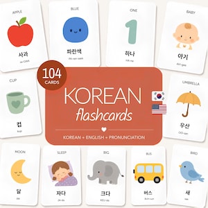 Könnte beinhalten: Ein Set aus 104 koreanischen Lernkarten mit Illustrationen von Apfel, blauem Kreis, Zahl eins, Baby, Tasse, Regenschirm, Mond, schlafendem Kind, Elefant, Bus und Vogel, jeweils mit englischem Text, koreanischen Schriftzeichen und Aussprache.