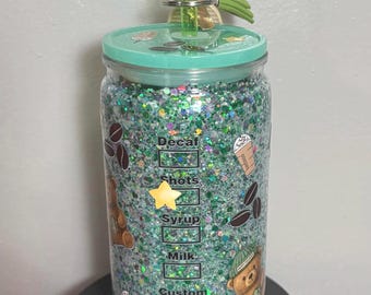 16oz Starbucks Inspired green dry glitter tumbler! Complete with a matching reusable straw and aesthetic charm keychain.