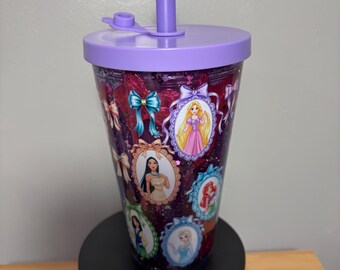 Bicchiere termico da 473 ml (16 oz) ispirato alle principesse Disney con effetto lava viola e rosa / Tazza con palla di neve scintillante / Tazza da principessa / Bicchiere termico rosa e viola / Regalo per i fan Disney