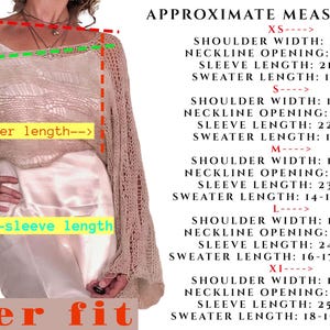 Op de afbeelding: Een beige, opengebreide trui met lange mouwen. De afbeelding bevat geschatte afmetingen voor schouderbreedte (33-43cm), halsopening (28-38cm), mouwlengte (53-64cm) en truienlengte (30-48cm). De tekst "longer fit" is ook zichtbaar.