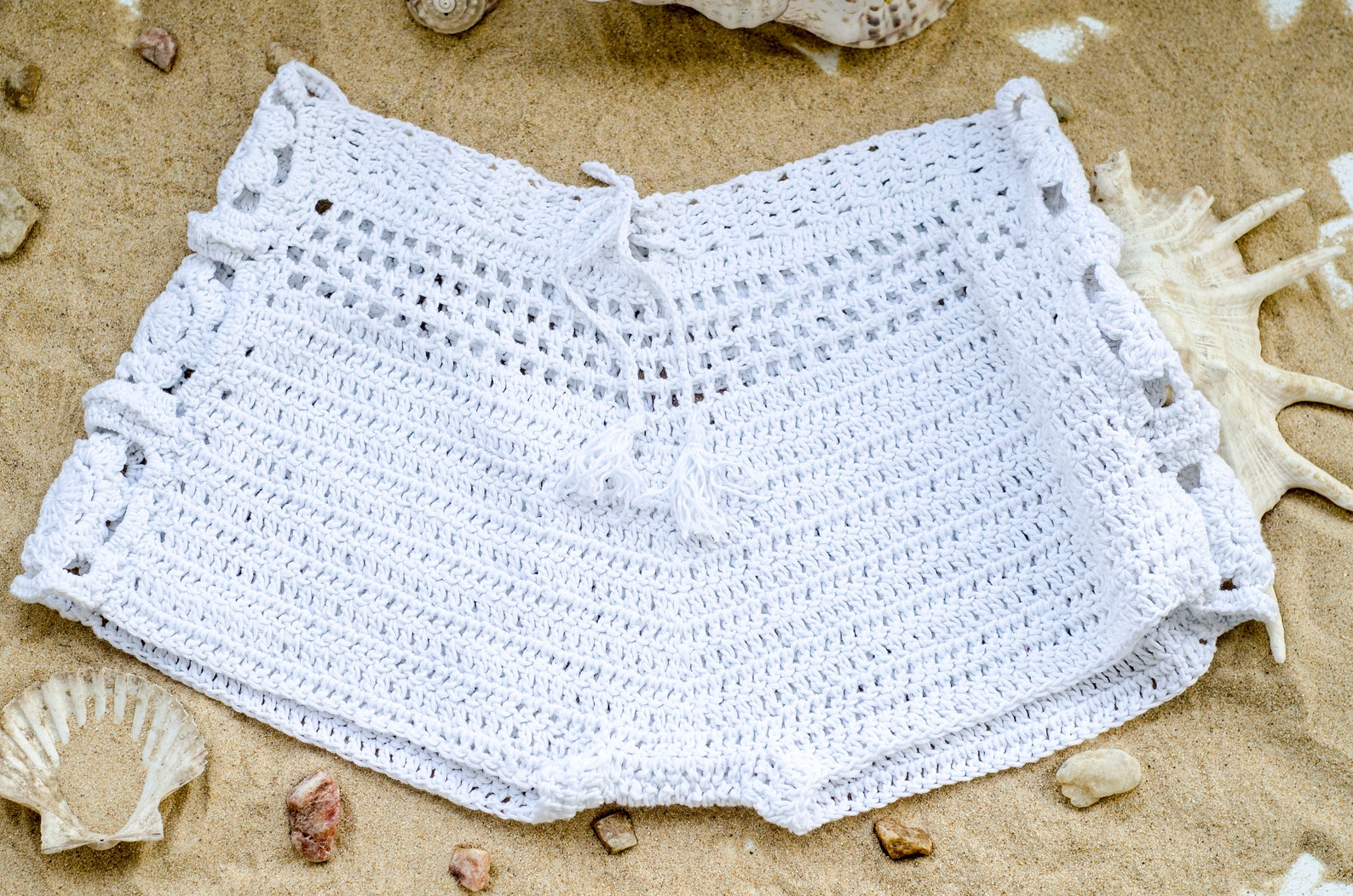 Vintage crochet white shorts