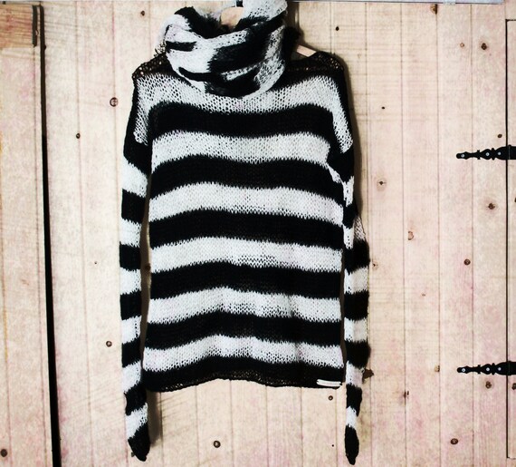Black sweater white stripes hotsell