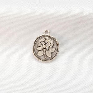 Hydrangea Flower Coin Charm Double Sided Antique Silver Floral Pendant 28x23mm SF944M37