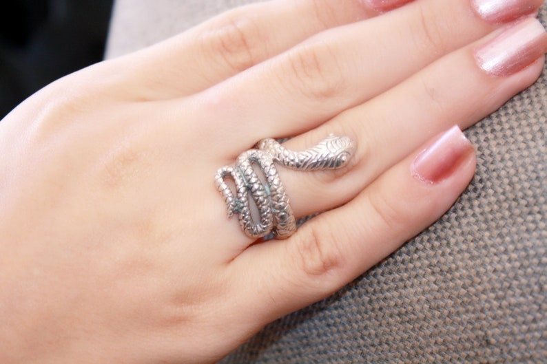 Solid Sterling Silver .925 Bali Wrap Snake Ring size 8.