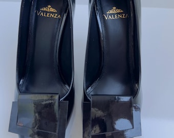 Schwarze Lackleder Stilettos mit Schnalle spitz High Heels Frauen elegante Pumps