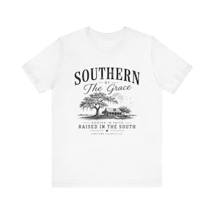 Koszulka Southern by The Grace | Koszulka Raised in the South z grafiką dębu