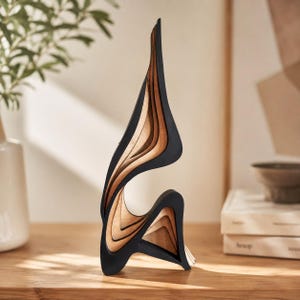 Scultura astratta in legno, decorazione moderna da tavolo, statua minimalista in legno, complemento d'arredo scandinavo per mensole, regalo per l'inaugurazione della casa.