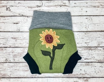 Funda de pañal de tela, pañal de lana merino, shorties, funda de pañal de tela - verde con aplique de girasol - tamaño mediano 6-12 meses