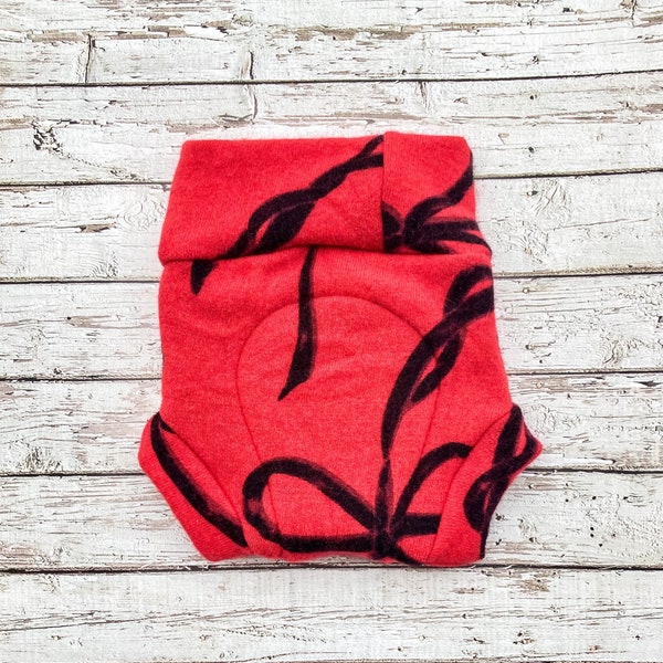 Couvre-couche en tissu, imperméable en laine, couvre-couche en tissu, shorty en laine recyclée - rouge et noir avec motif noeud - taille grand 12-18 m