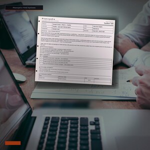 Op de afbeelding: Een wit PlanvyaCo Construction Field Systems Toolbox Talk document met een projectkop, veiligheidsinstructie over vallen van hoogte, discussiepunten, kernpunten, een sectie voor werkstopautoriteit en een presentielijst.